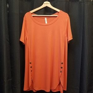 NWT Flowy super soft slimming deep coral top